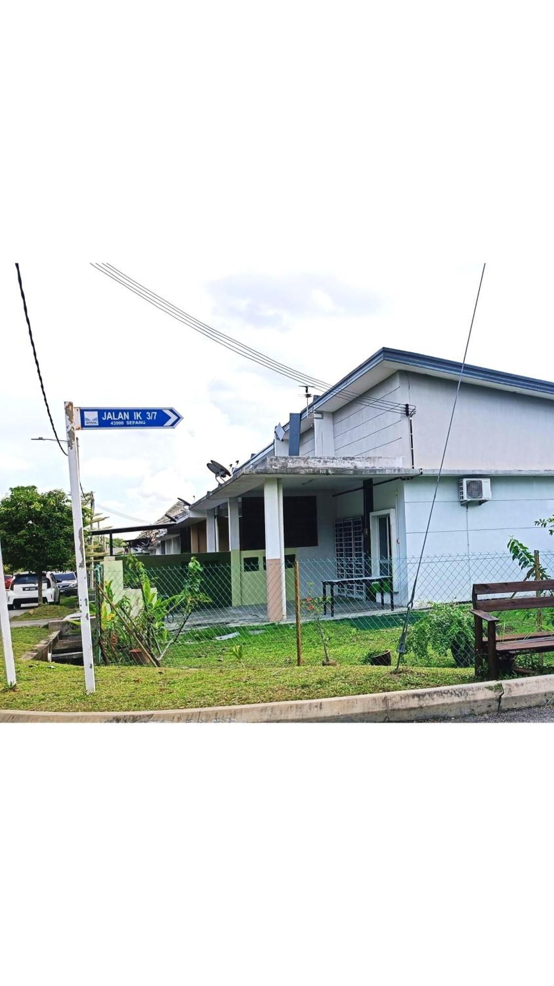 Homestay Lestari Klia Σεπάνγκ Εξωτερικό φωτογραφία